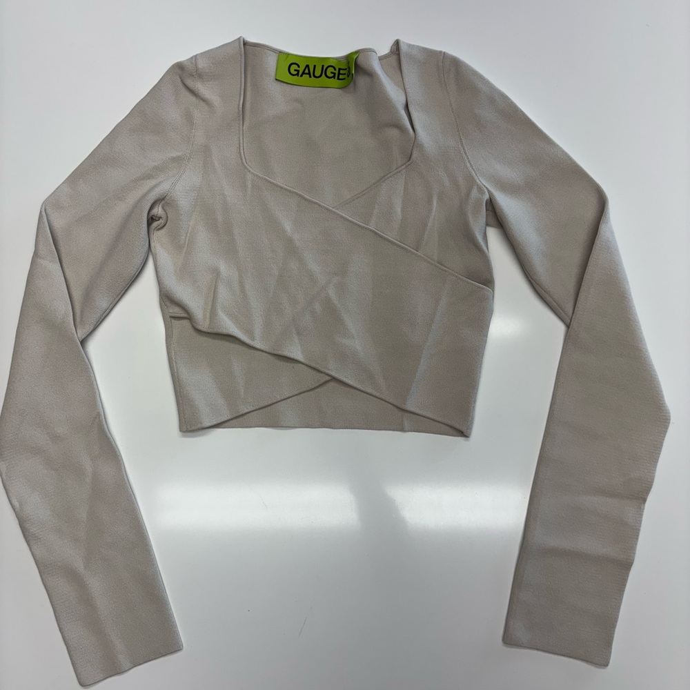 Gauge 81 Cream V neck Long Sleeve crop Top XS